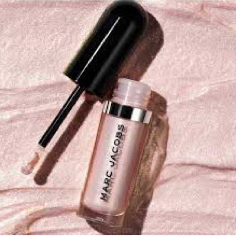 ✨NEW IN BOX MARC JACOBS SEE MOON STONED GIRL LIQUID EYESHADOW✨
